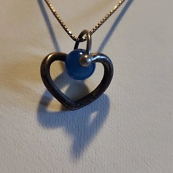Vintage Minimalist Sterling Heart Necklace And Chain. - Picture 3 of 4